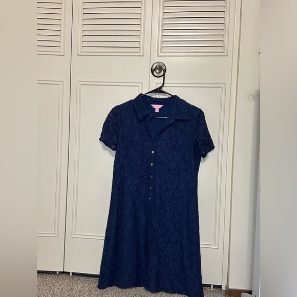 Lilly Pulitzer Dresses & Skirts - Lilly Pulitzer Blue Lace Shift Dress with Collared and Buttons on Front Size 2